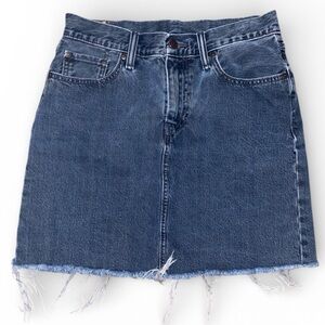 LEVI’S SKIRT Mini Denim Jean Skirt Raw Hem Faded Black Size 27